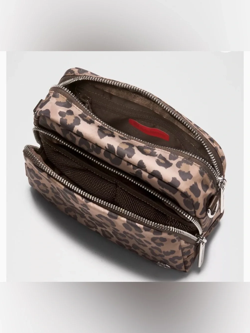 Lululemon Everywhere Crossbody Bag in Animal Print - Picture 3 of 6